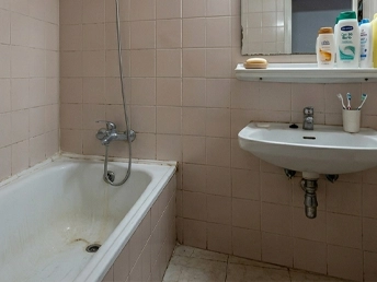 Old bathroom Ремонт ванной в Москве под ключ устаревший дизайн и неудобная планировка ванной